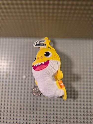 Baby shark yellow plush - yellow,